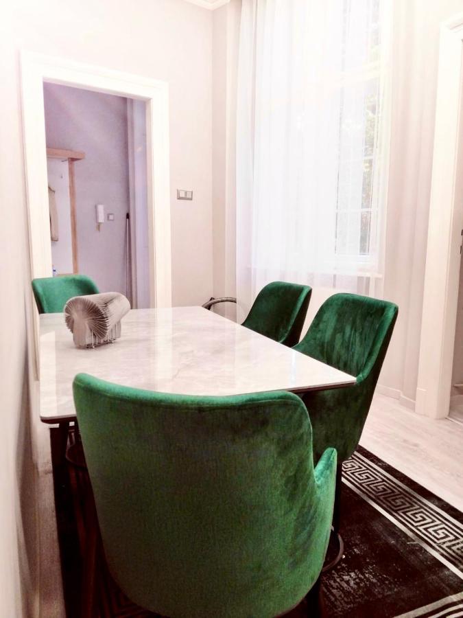 La Roberta Apartamento Budapeste Exterior foto